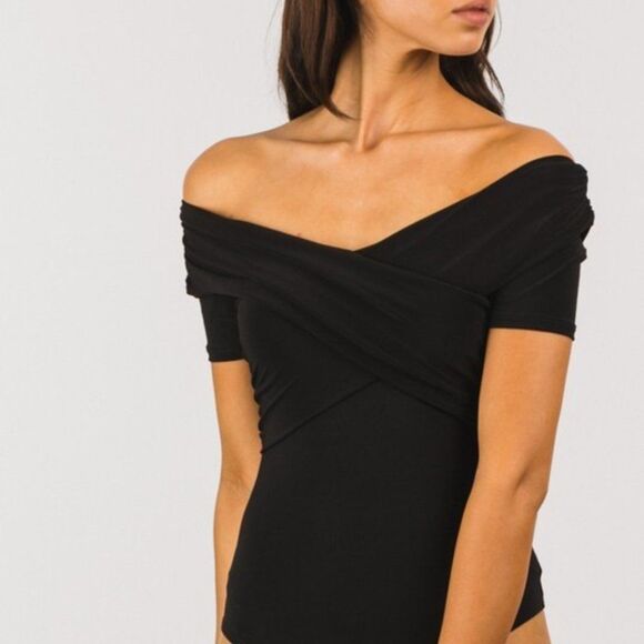 Clearance BLACK OFF THE SHOULDER BODYSUIT - Picture 3 of 6